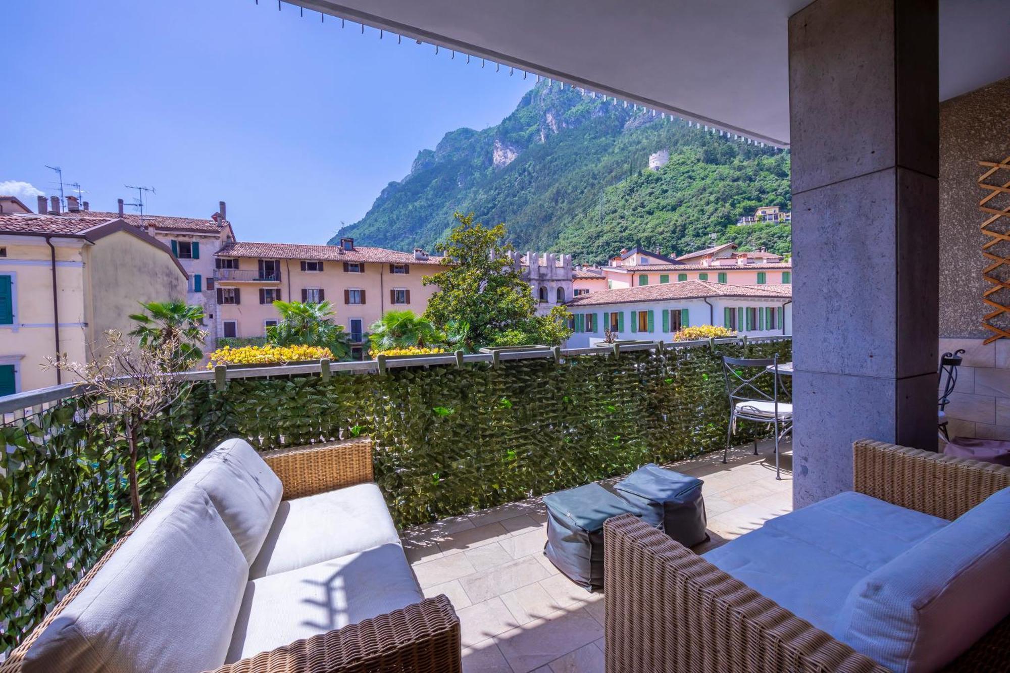 Riva Dante Apartment - Happy Rentals Екстер'єр фото